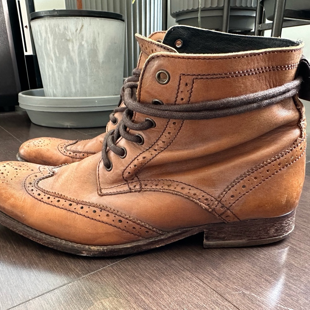 H By Hudson Men’s Tan Leather Brogue Boots Size 8 / 41